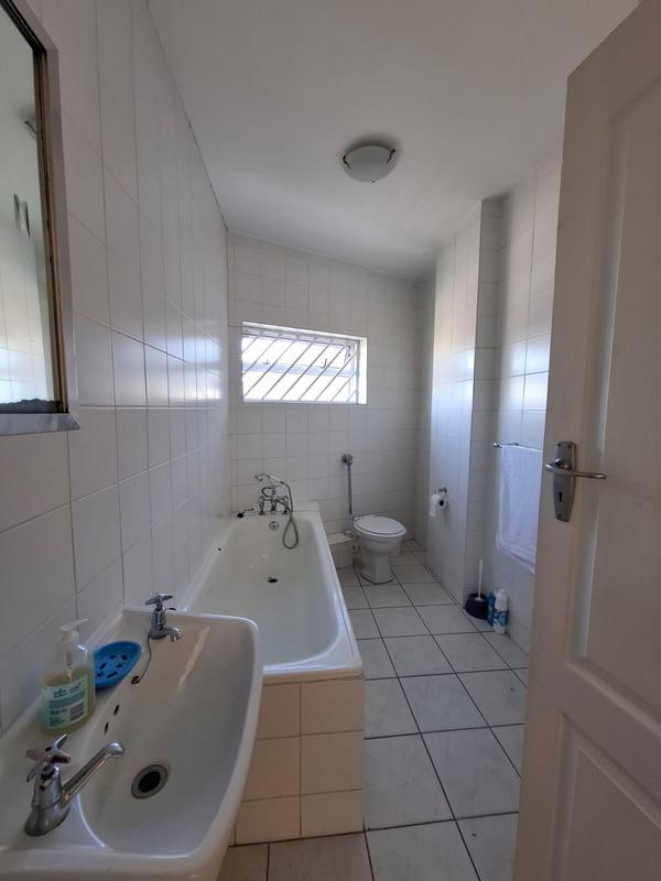 To Let 2 Bedroom Property for Rent in Rondebosch Western Cape